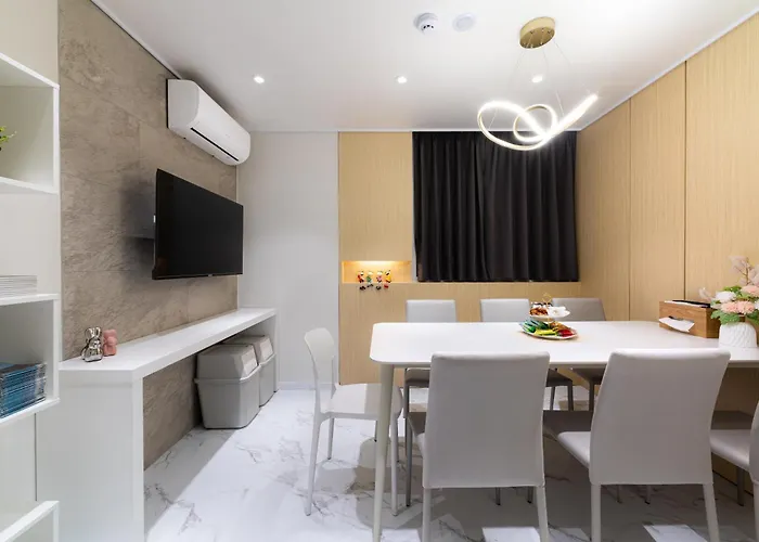 Hotel The Hongdae 2*