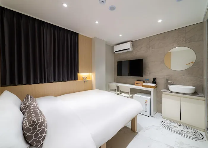 The Hongdae 2*